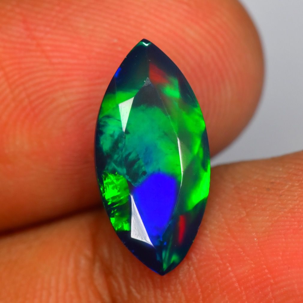 etiopski opal czarny 2,36 ct na pierścionek