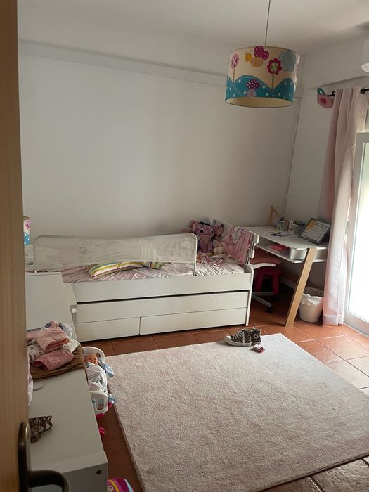 Vende moradia geminada