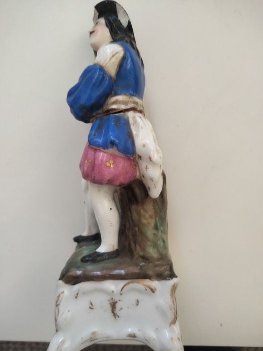 Estatueta Caçador antigo em porcelana Meissen?