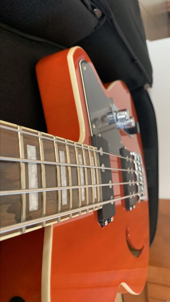 Gitara basowa. Reverend DubKing. Skala 30 cali.