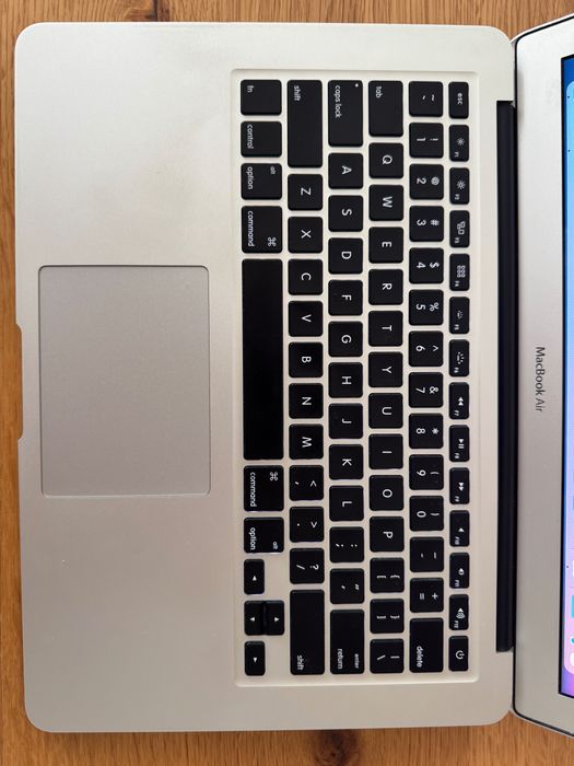 MacBook Air 13" 2015 i7 8 gb SATA 256 gb