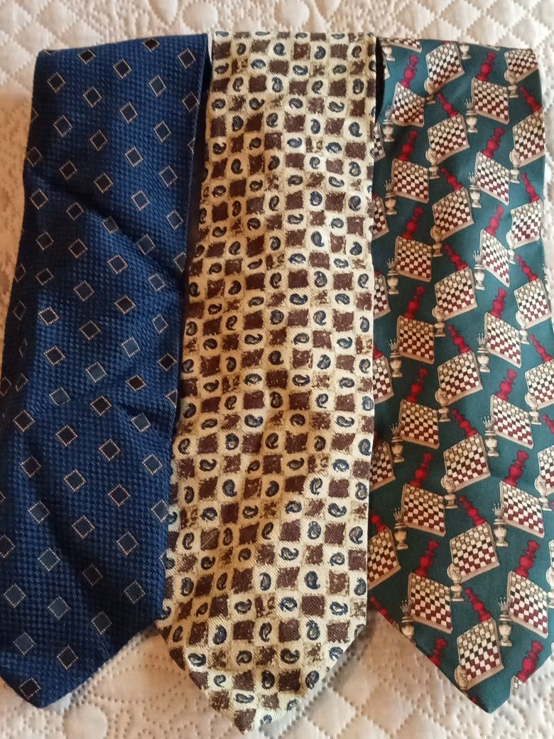 Sete gravatas de marca em excelente estado