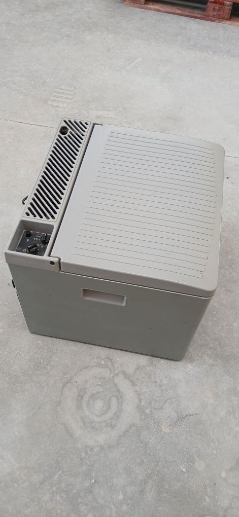Frigorifico Dometic trivalente