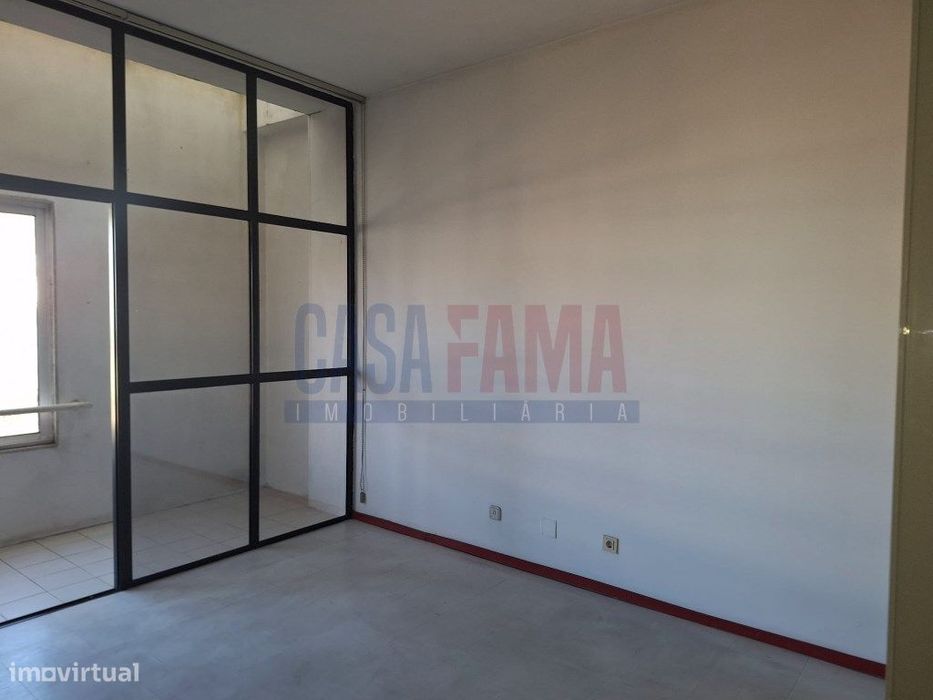 Loja com 80m2 em Barroselas - viana do Castelo