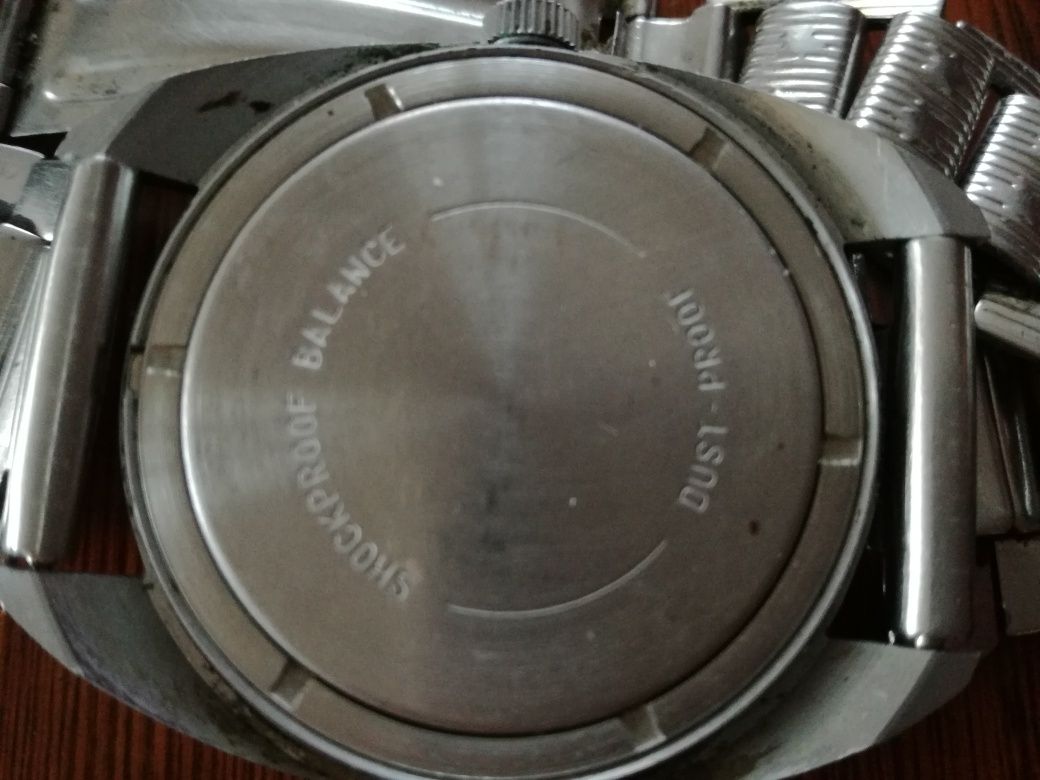 Zegarek WOSTOK  ZSRR z oryginalną bransoletką