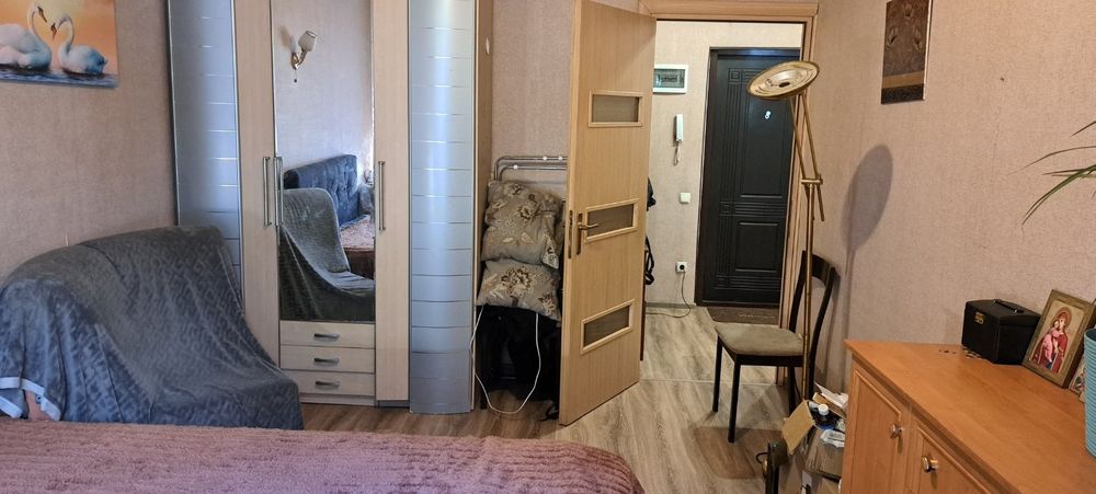 ЖК Радужный Продам 1 ком кв-ру с лоджией из кухни.Таирова