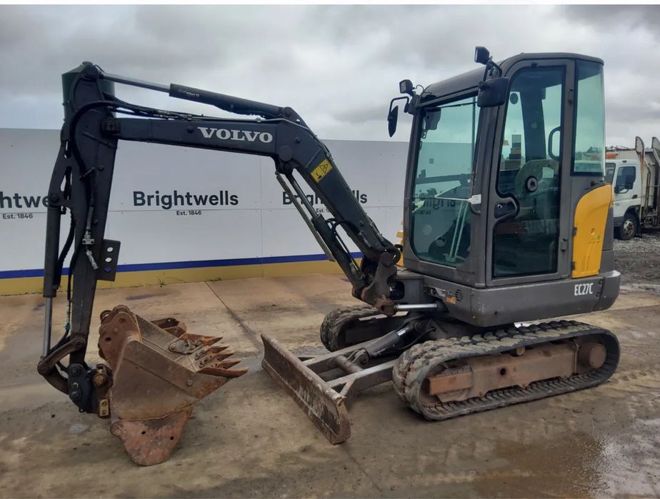 Мініекскаватор Volvo EV27C