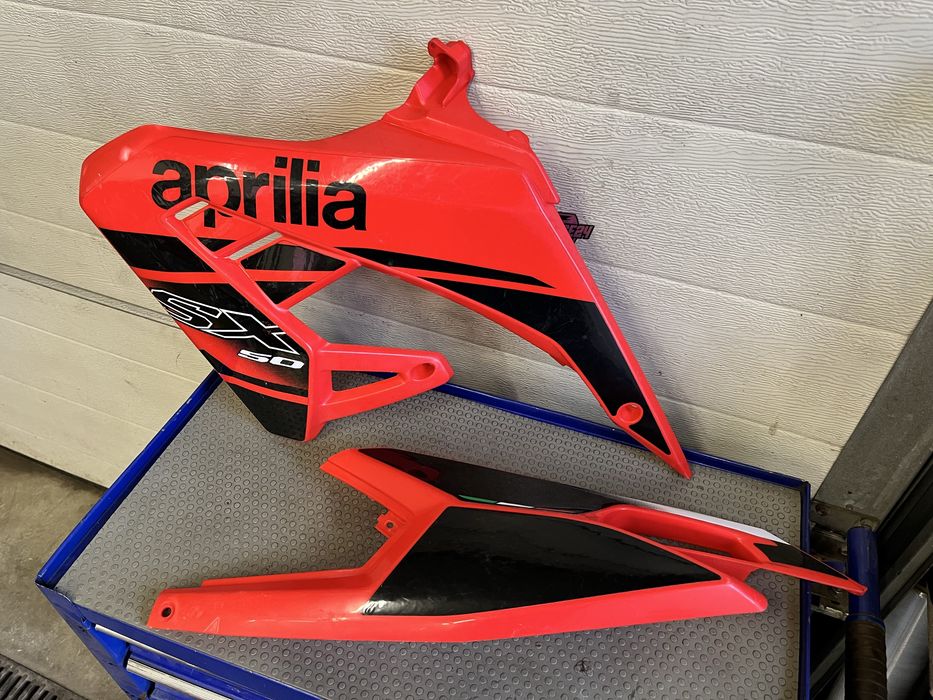 Lewy boczek owiewka aprilia sx 50 nowy model