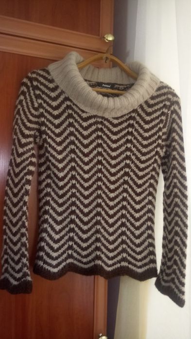 Женский теплый свитер из шерсти с акрилом