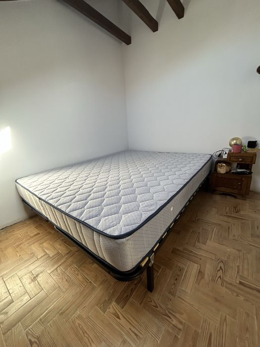 Estrutura de cama + colchão 160x200