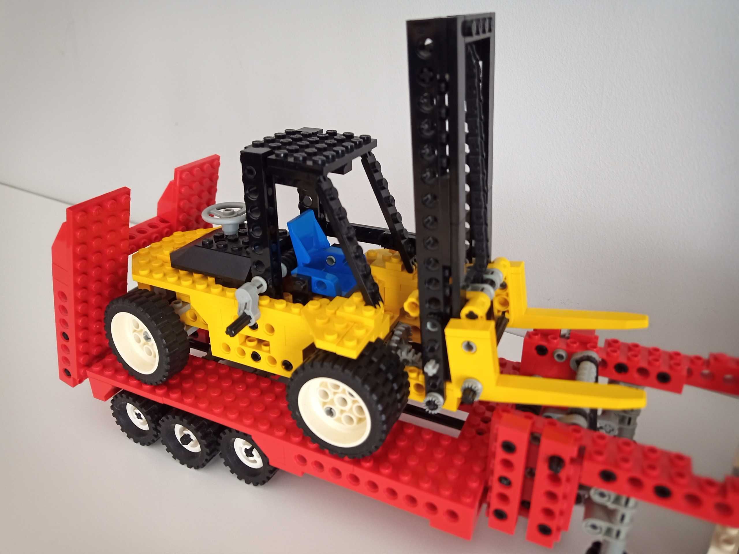 Lego Technic 8872 Forklift Transporter z 1993 roku!