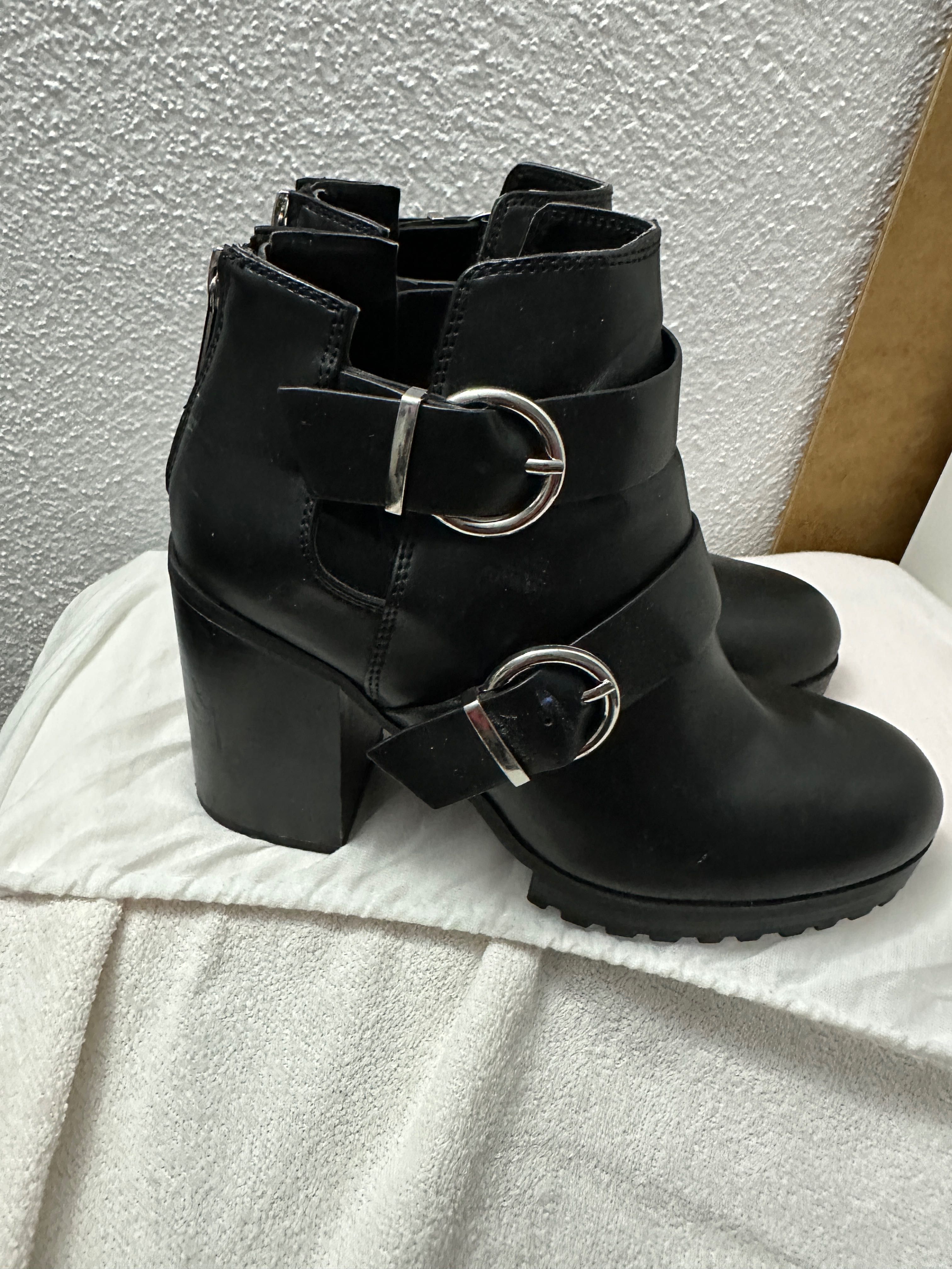 Bota mulher Pull&Bear