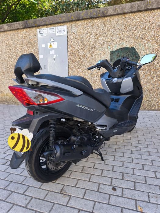 Scooter Sym GTS 125