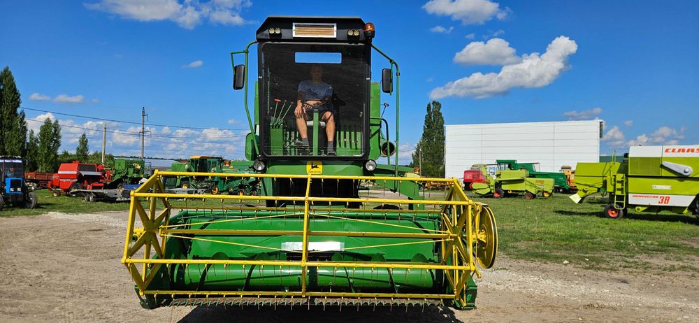 Зернозбиральний  комбайн John Deere 935 3м міні комбайн