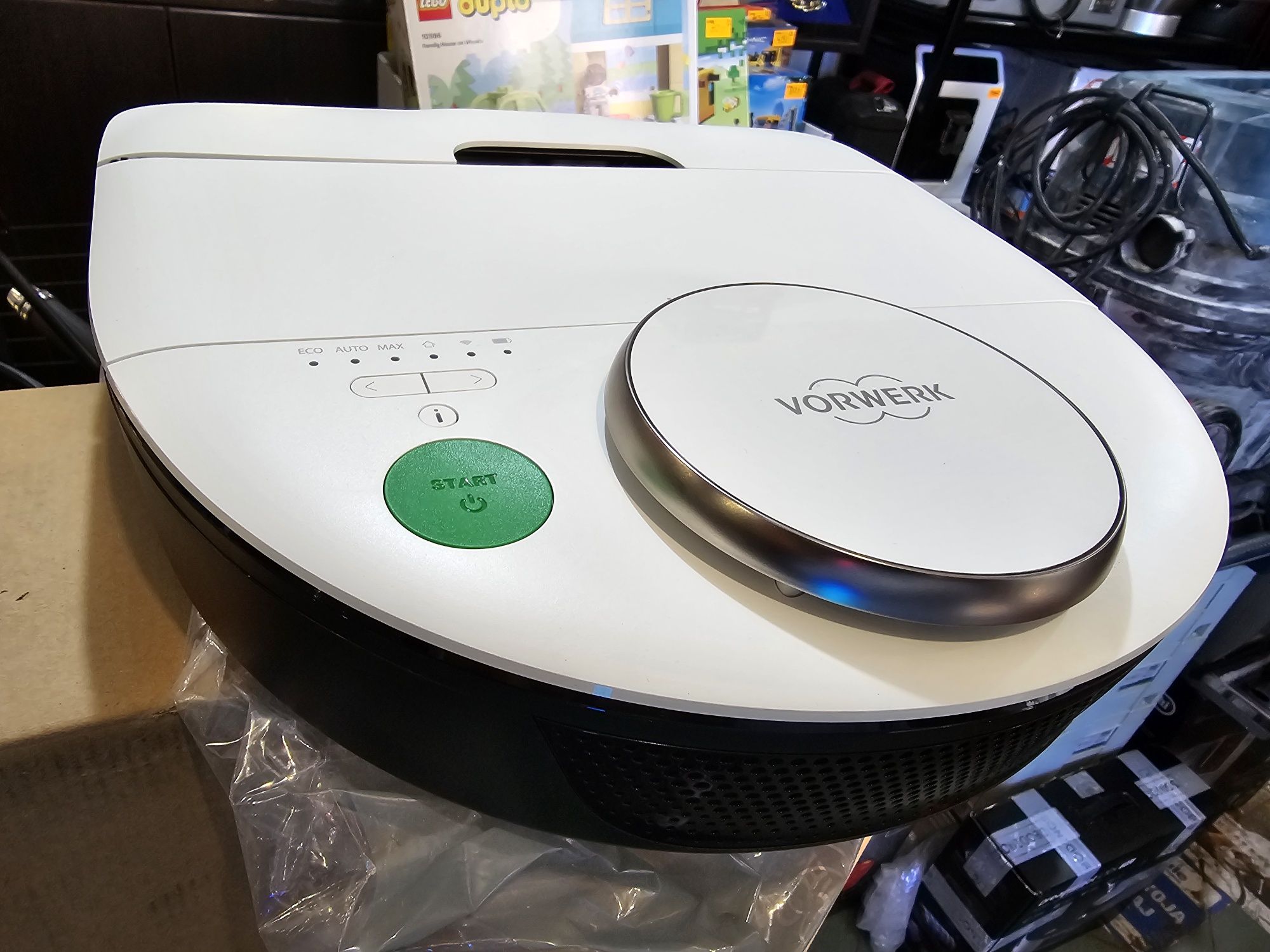 Robot Vorwerk KOBOLD VR7..Sam robot..PAT-KOM