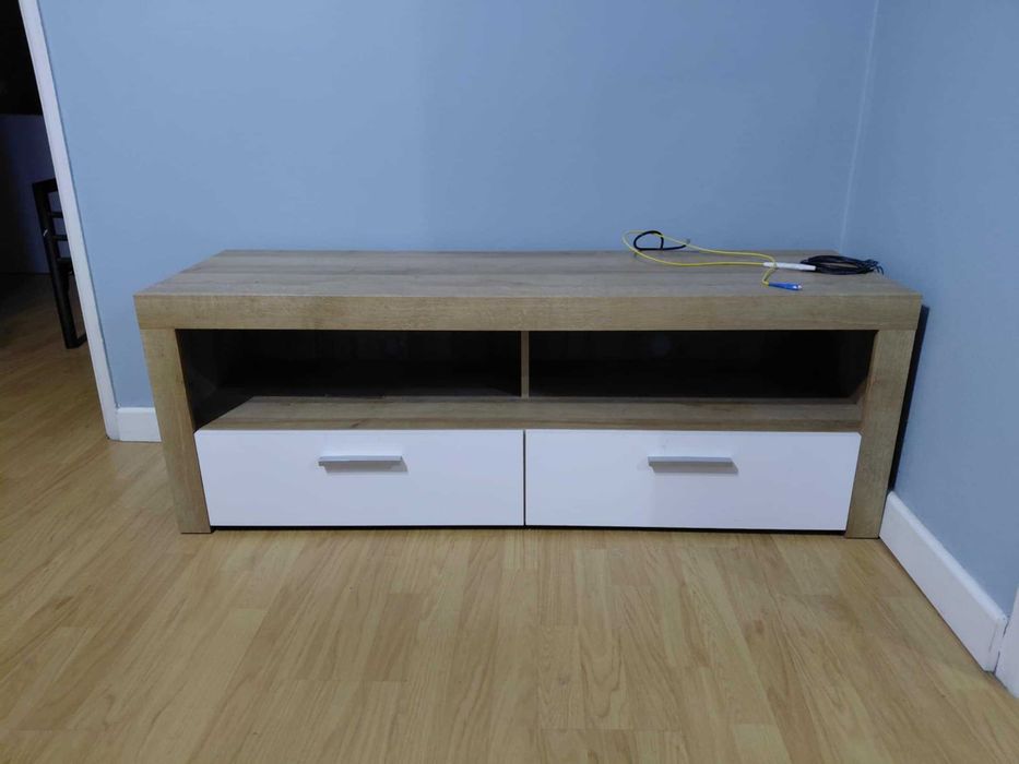 Stolik RTV pod telewizor