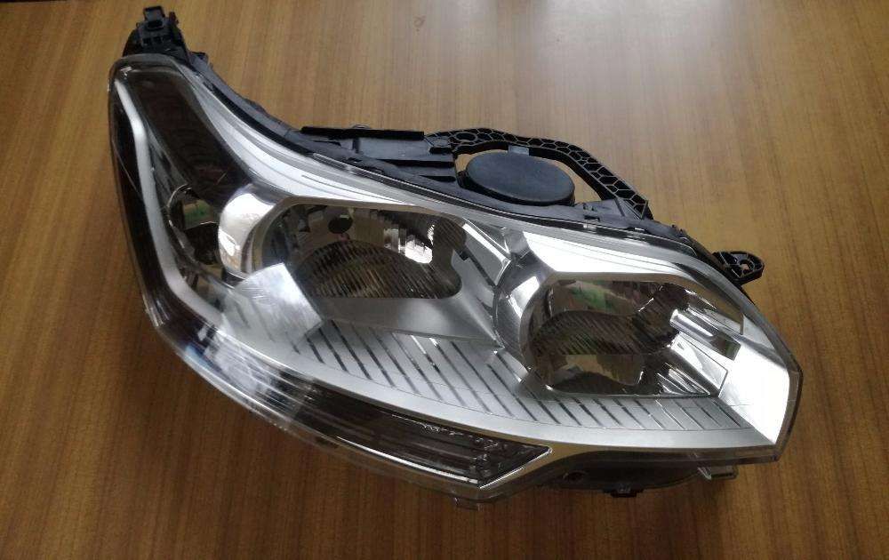 CITROEN C5 III 2008 - lampa przednia prawa nowa