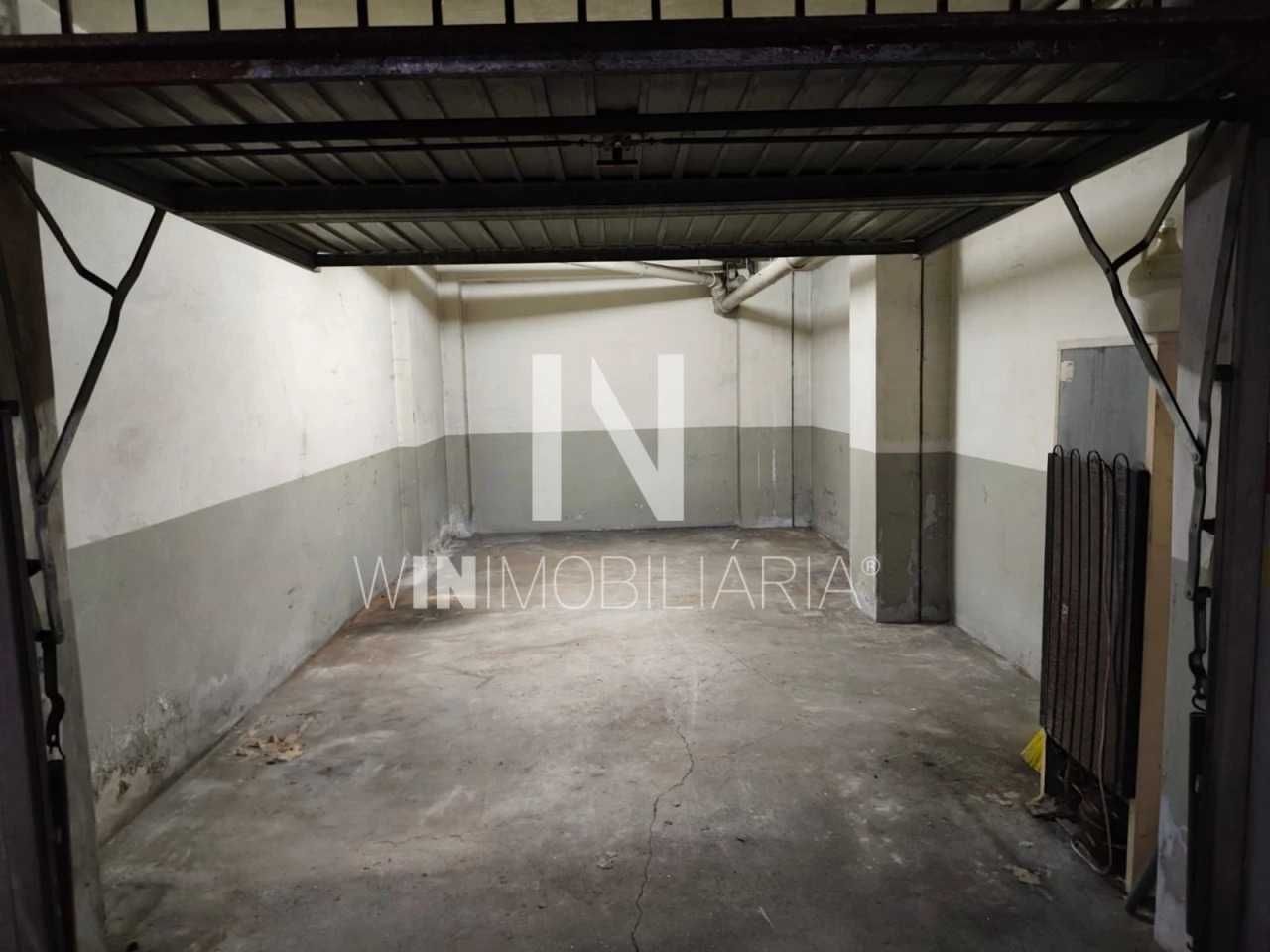 Arrenda-se Garagem Centro