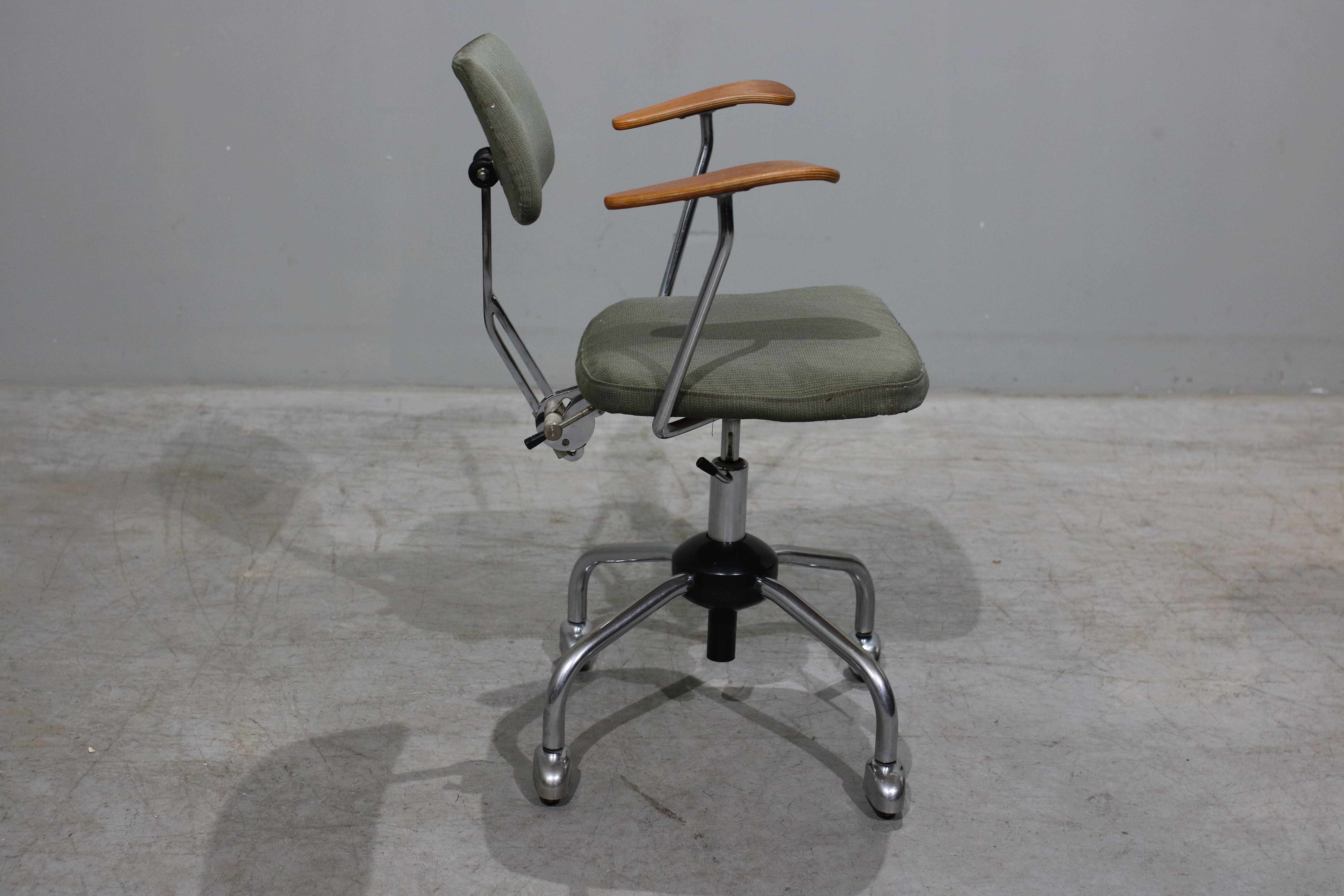 Cadeira de escritório da década de 1960 | Design Mid- Century Modern