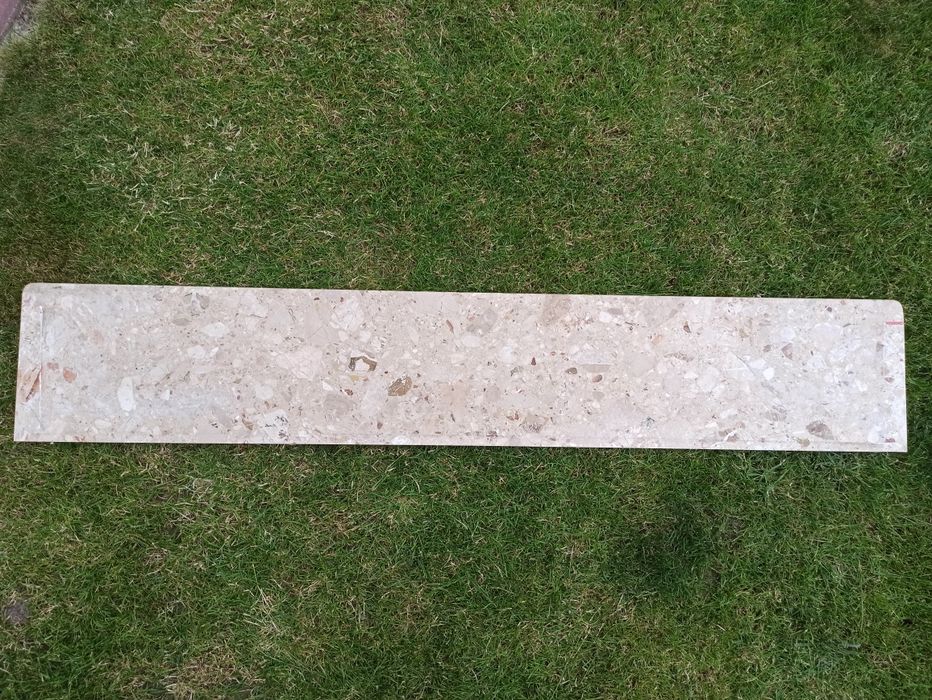 Parapet z demontażu.