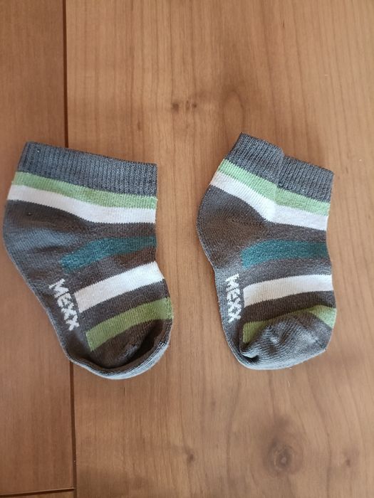 1 Meia Calça + 3 pares de meias - Tamanho 21/23