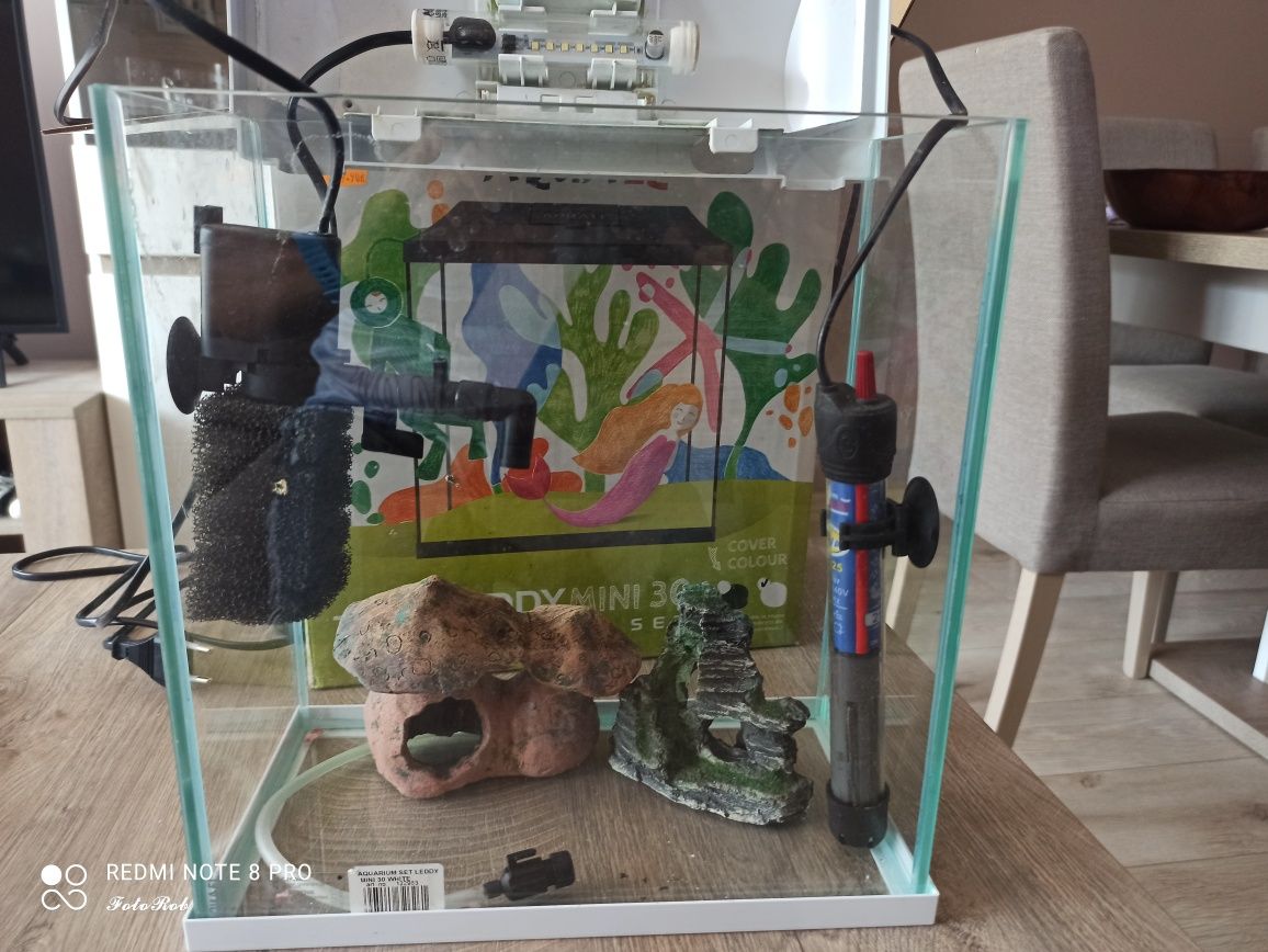 Sprzedam akwarium Aqualel 13 l