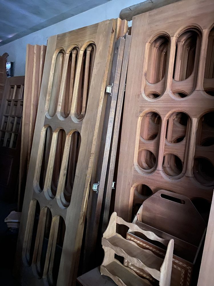 Portas de madeira maciça inacabadas- varias unidades