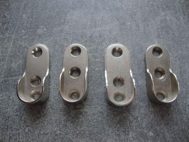 Zestaw 4 sztuk uchwyt do drążka drążek gablota witryna szafa wieszak