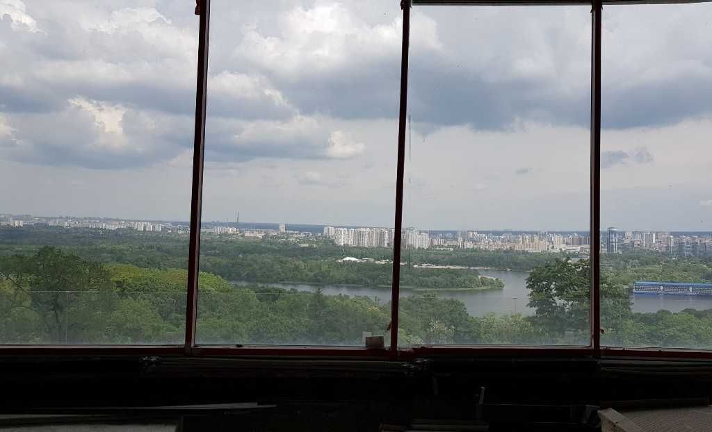 Продам (398м2)вид на Дніпро,квартира з терасою  на Мазепи 11б