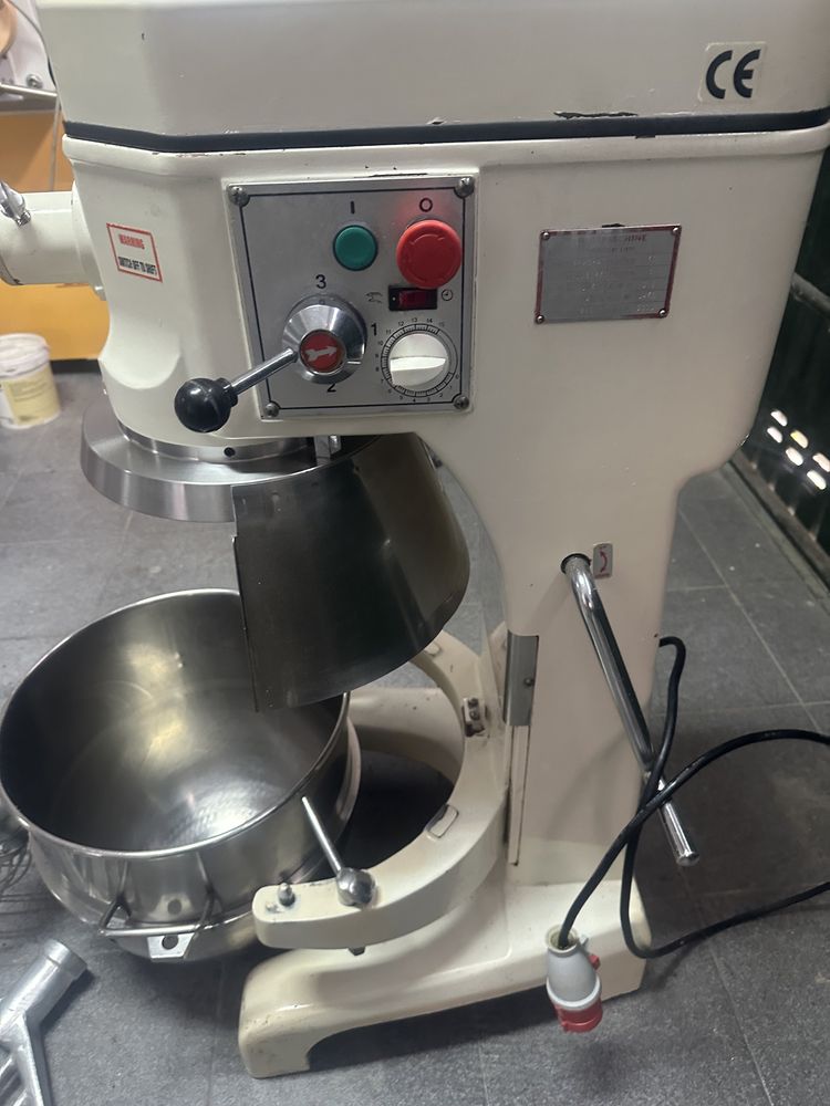 Batedeira 40 litros, marca: Zodíaco