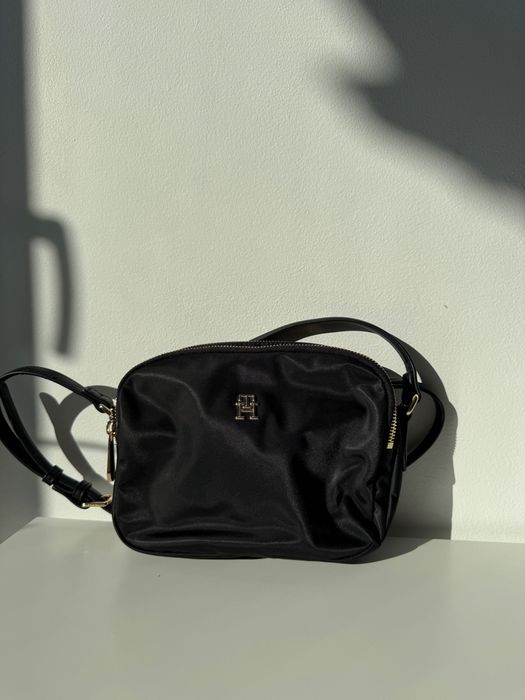 Torebka Tomy Hilfiger Poppy Crossover - idealna na każdy dzień