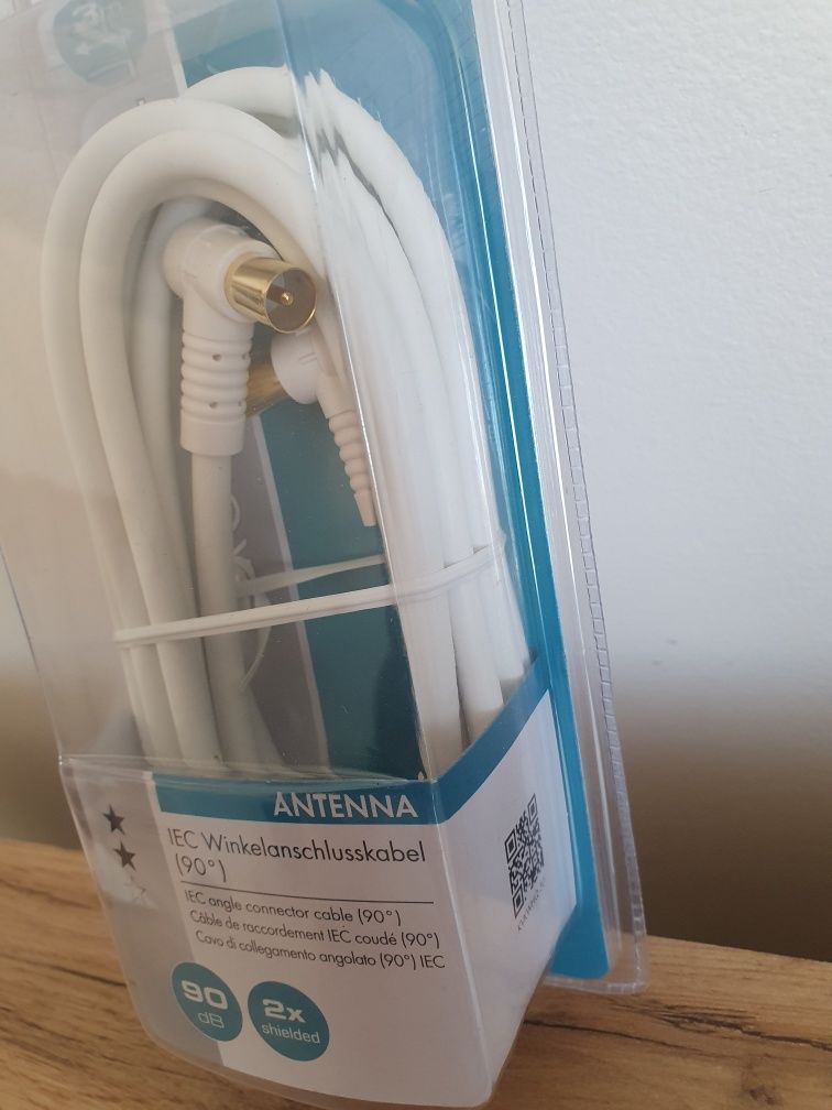 Kabel przyłączeniowy Antenowy KVKWHQ30 IEC 90° Schwaiger