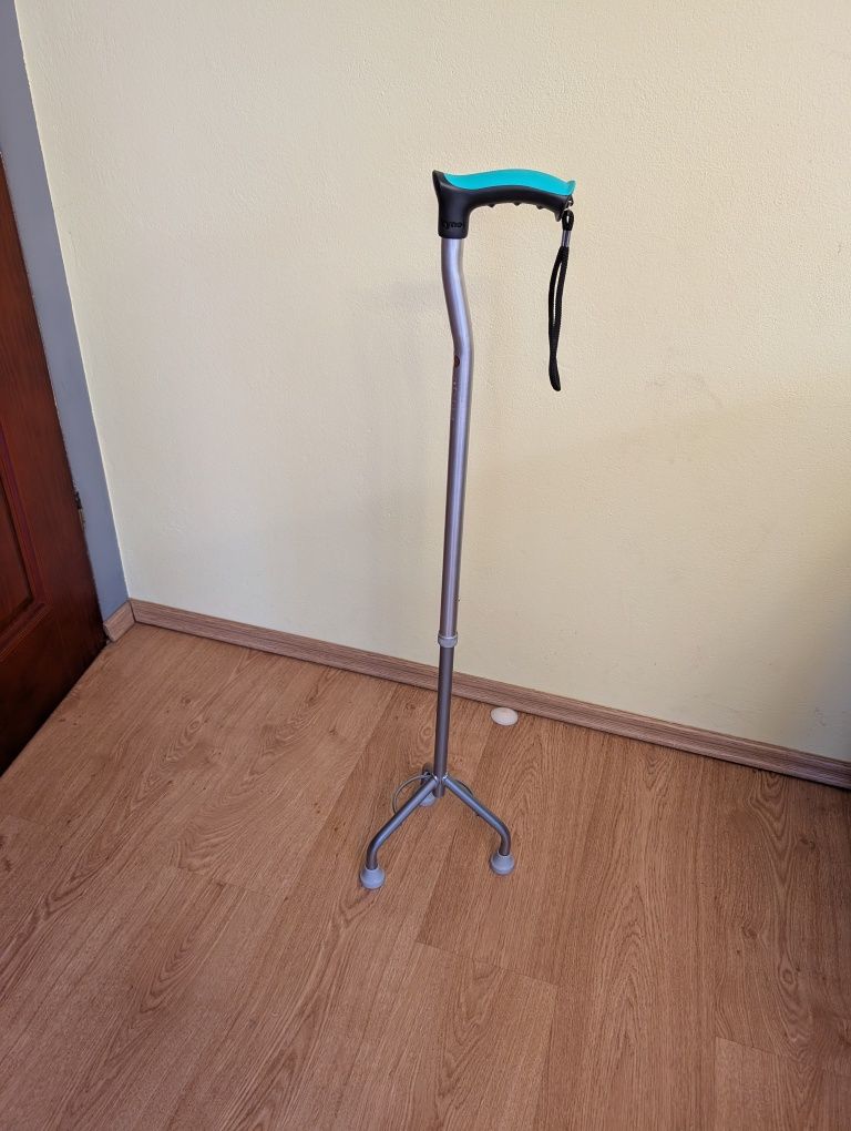 Laska inwalidzka trójnóg