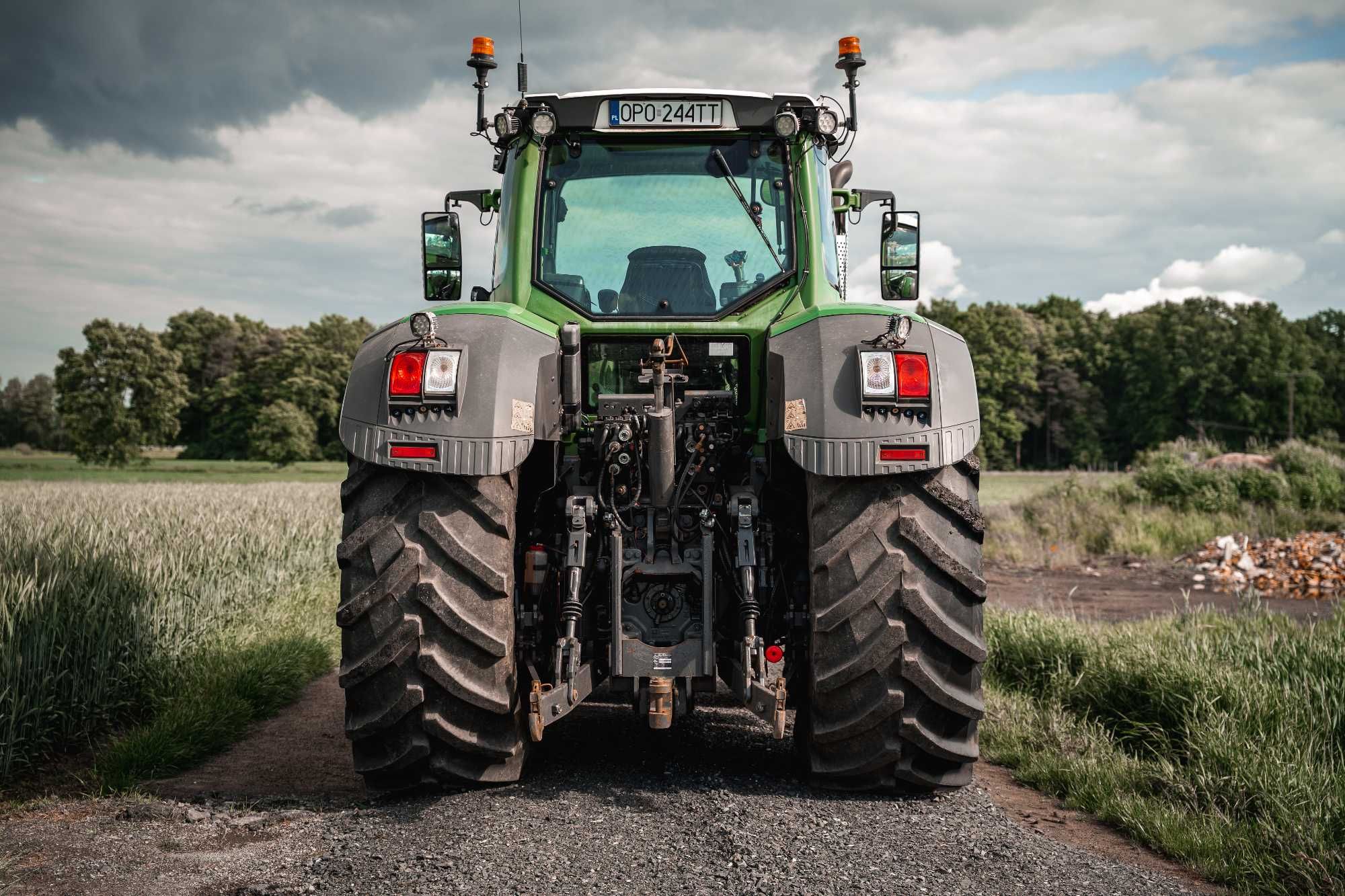 FENDT 828 vario profi plus