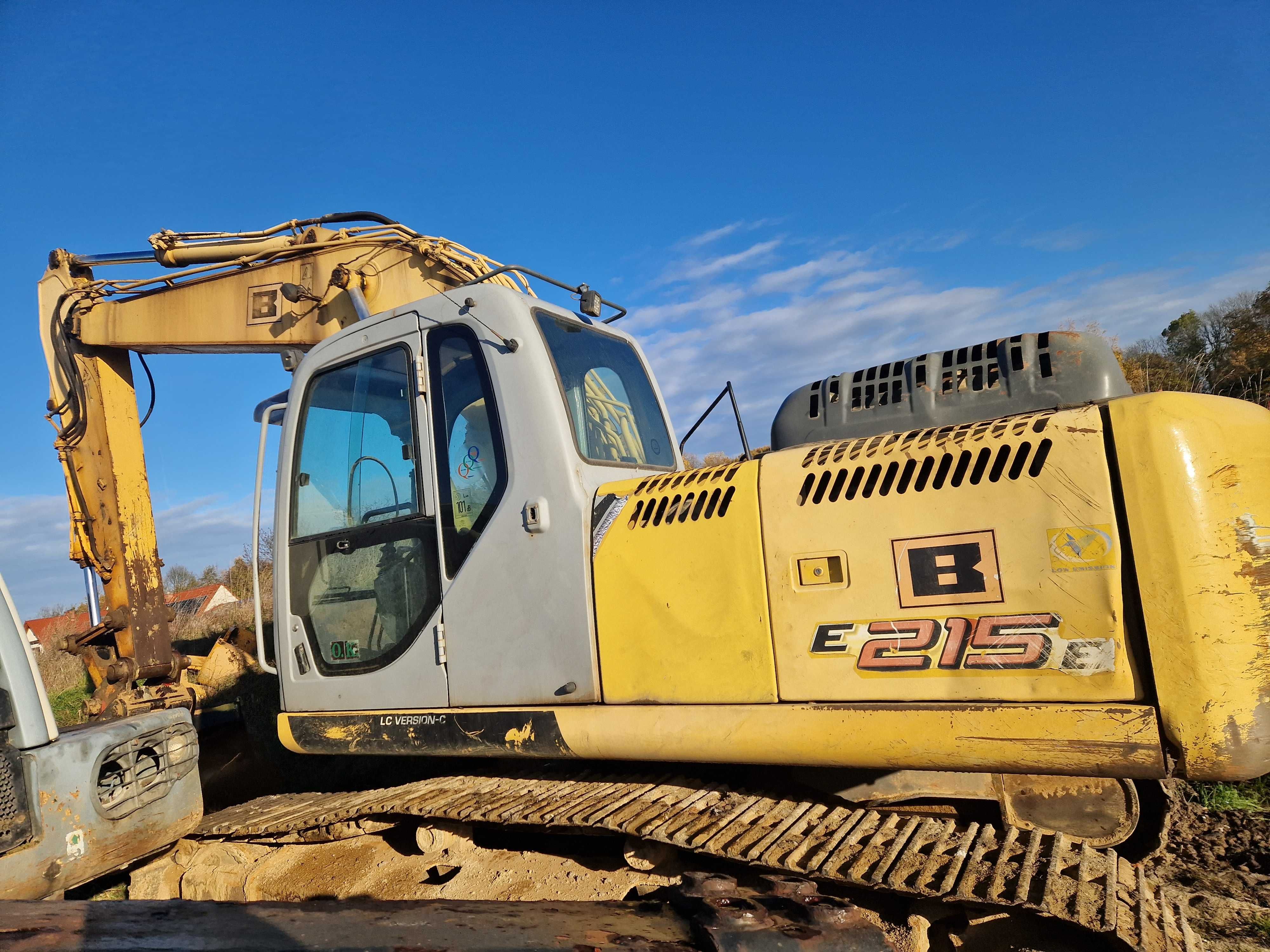 koparka New Holland E 215 z 09r części pompa zwolnica siłownik łyżka