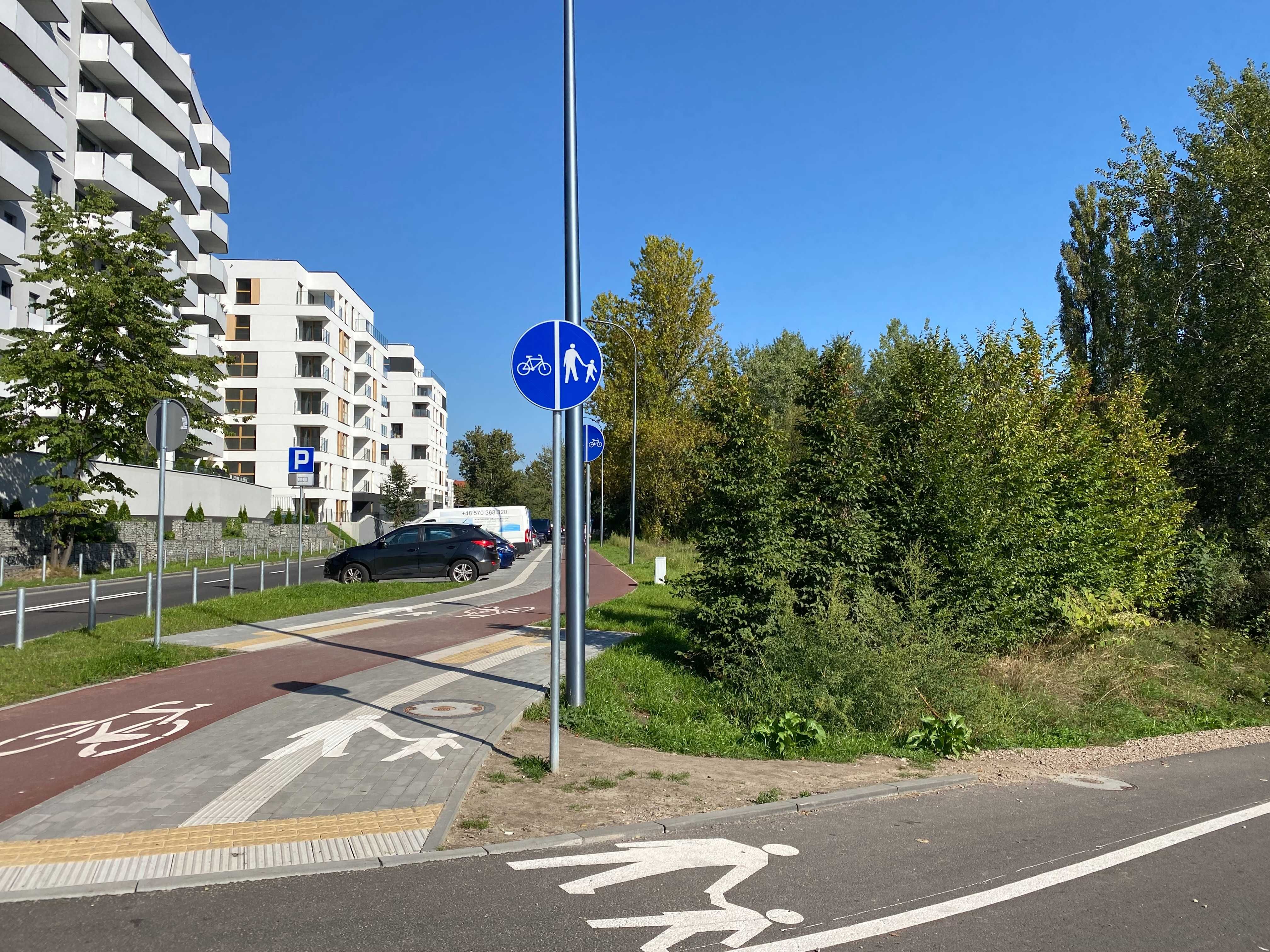 Luksusowy apartament z klimatyzacją i frontowym widokiem na staw.