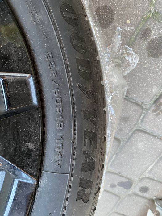 Toyota rav4 koła GoodYear 225/60/18 zimówki idealne
