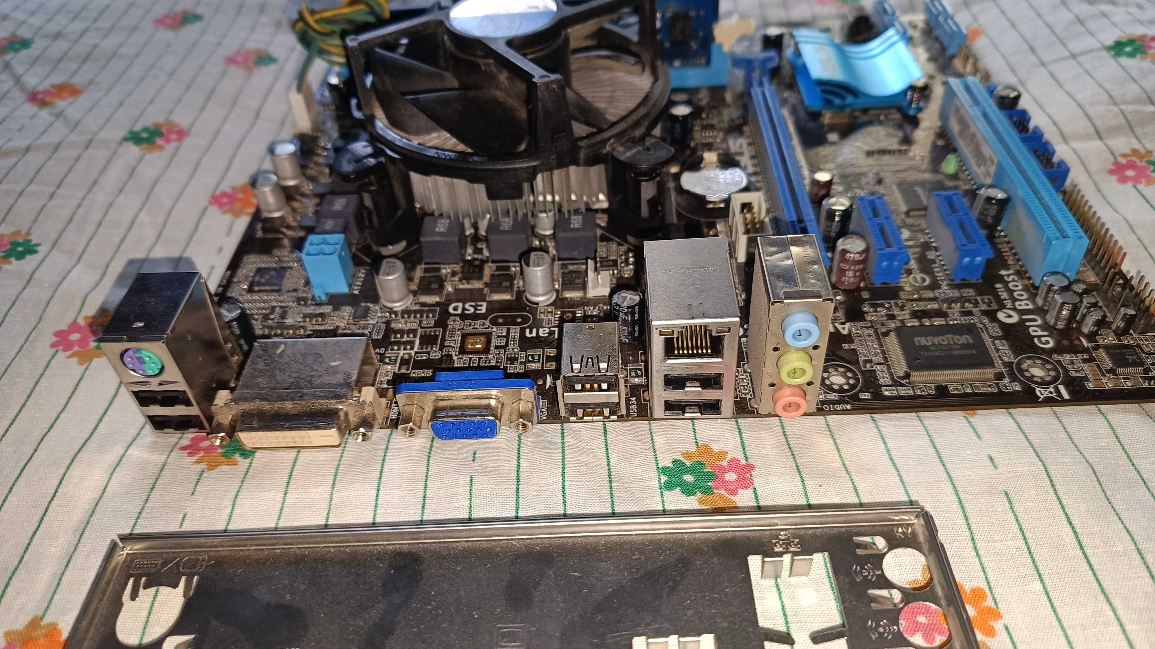 Материнская плата сокет 1155, I3 2100, DDR3 4 gb