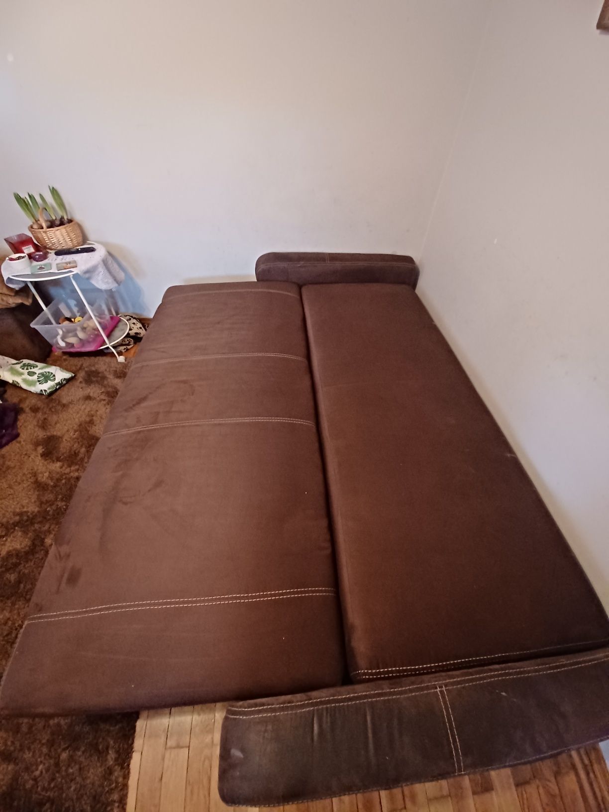 Łóżko, kanapa rozkladana brazowa zamszowa