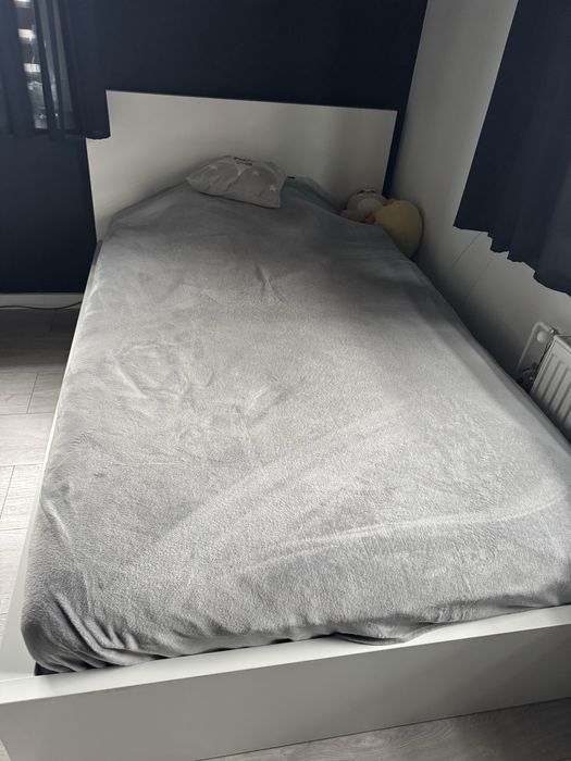 Lozko MALM IKEA bardzo dobry stan z materacem