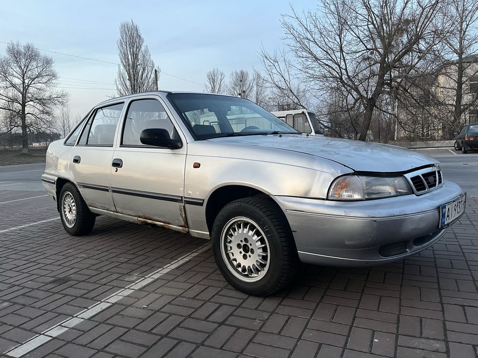 продам Нексію 1.5 16 клапана 2008 года.