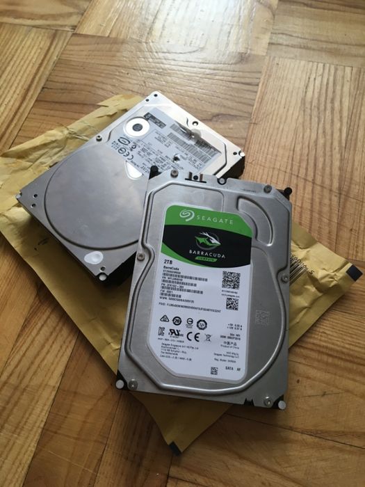 Жесткие диски на 2-TB (SEAGATE) и 200-GB (HITACHI)