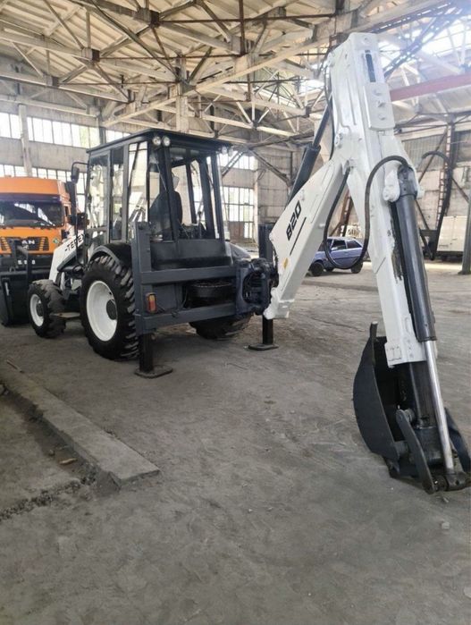 ЕКСКАВАТОР НАВАНТАЖУВАЧ экскаватор погрузчик