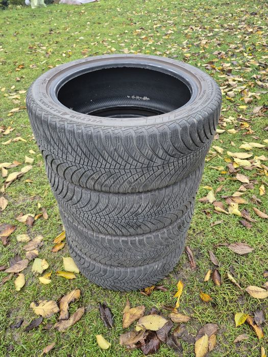 Opony wielosezonowe Goodyear 225/45/17