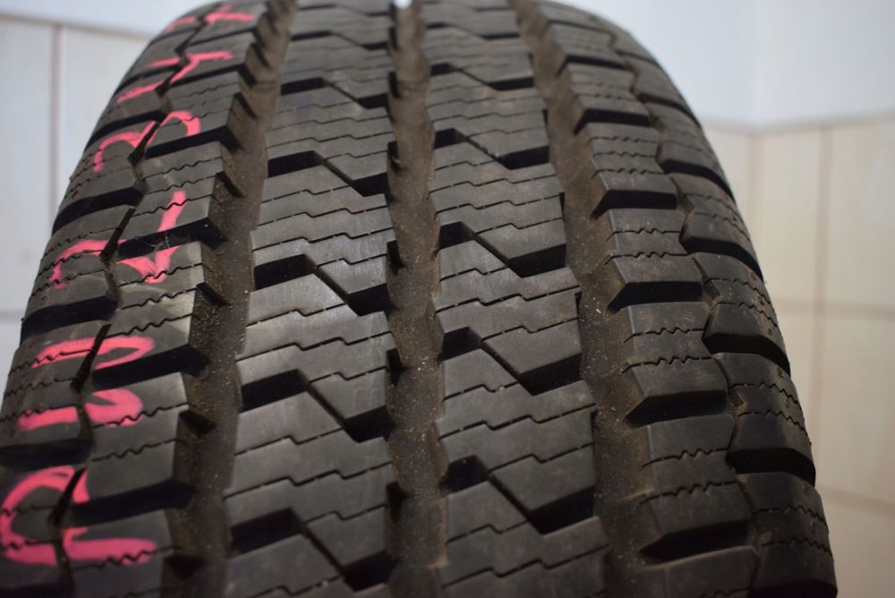 R16C 215/65 Continental VancoFourSeason 2 Wysyłka gratis!