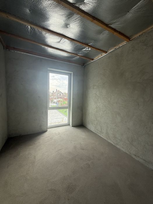 Продаж двухповерхового таунхаусу.