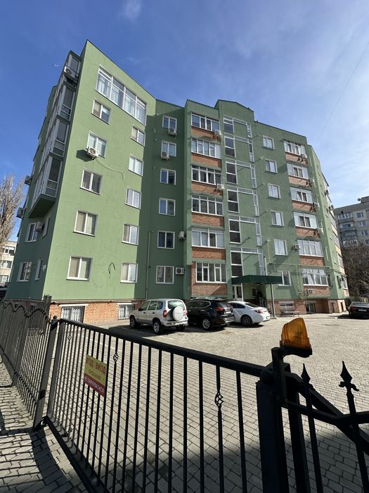 Продаж приміщення в новобудові з окремим входом центр міста 85 метрів