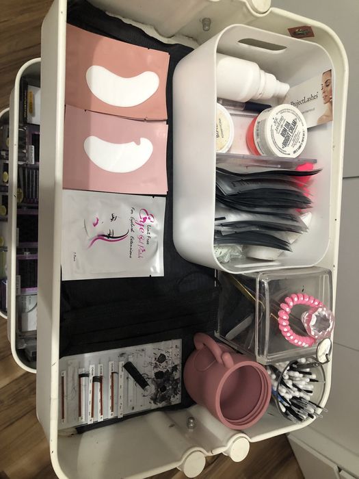 Lóżko kosmetyczne z akcesoriami