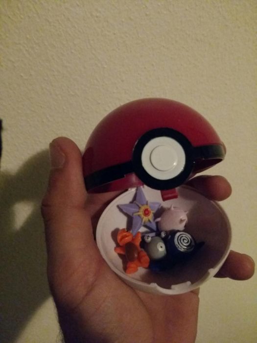 Pokeball + 5 Pokemons (Novo)