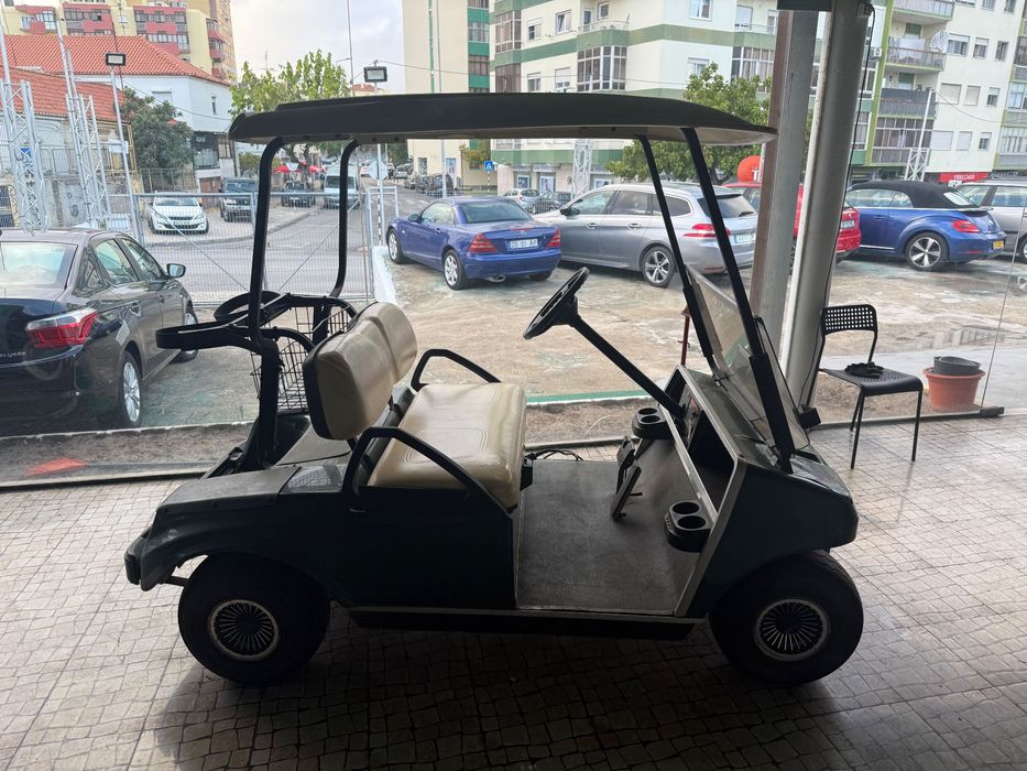 Carrinho de golfe